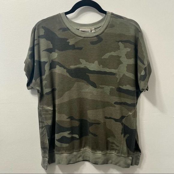 Boutique Camo Top, Short Sleee, Size Small - Picture 1 of 7